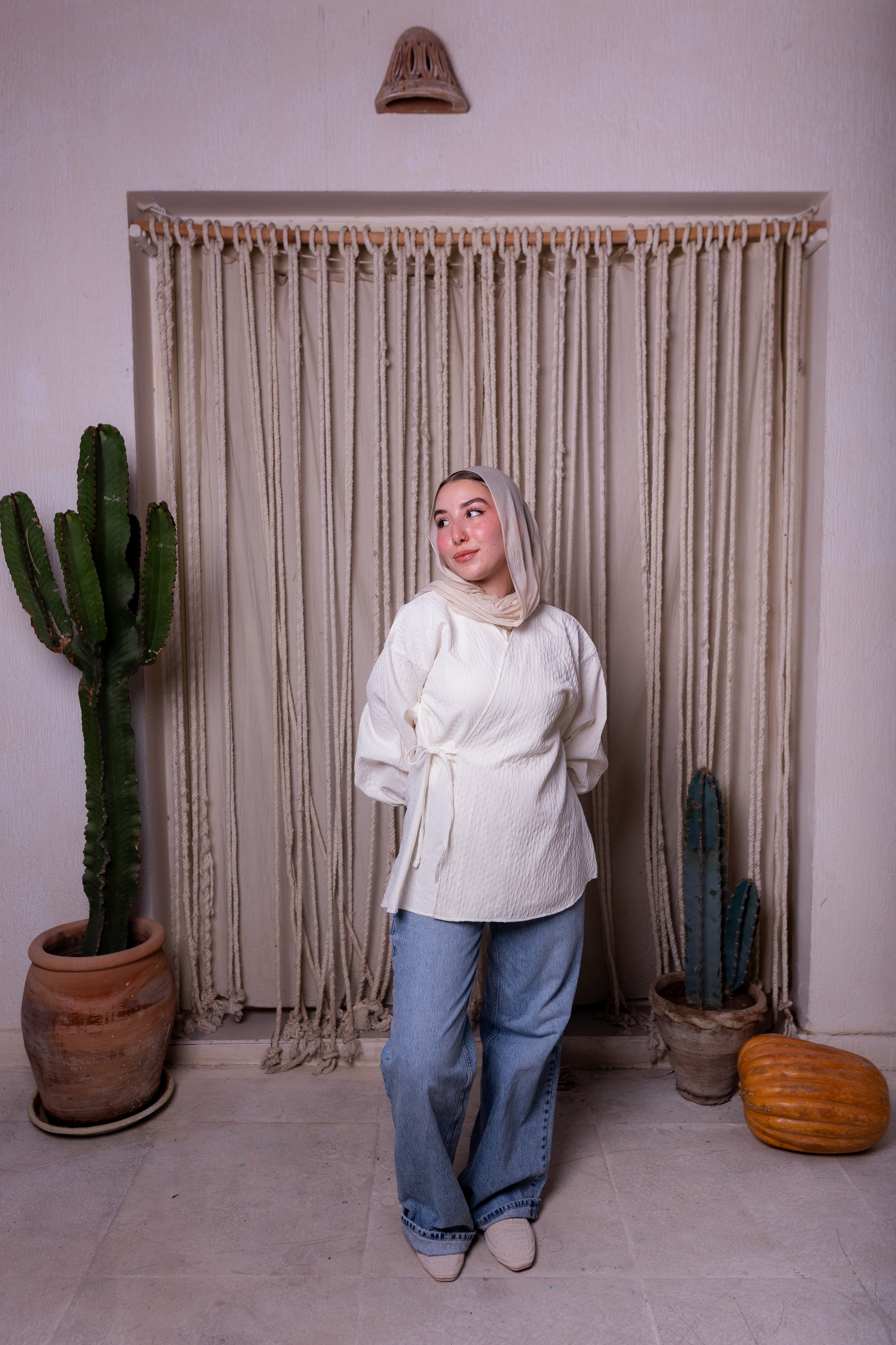 Tie blouse in off white