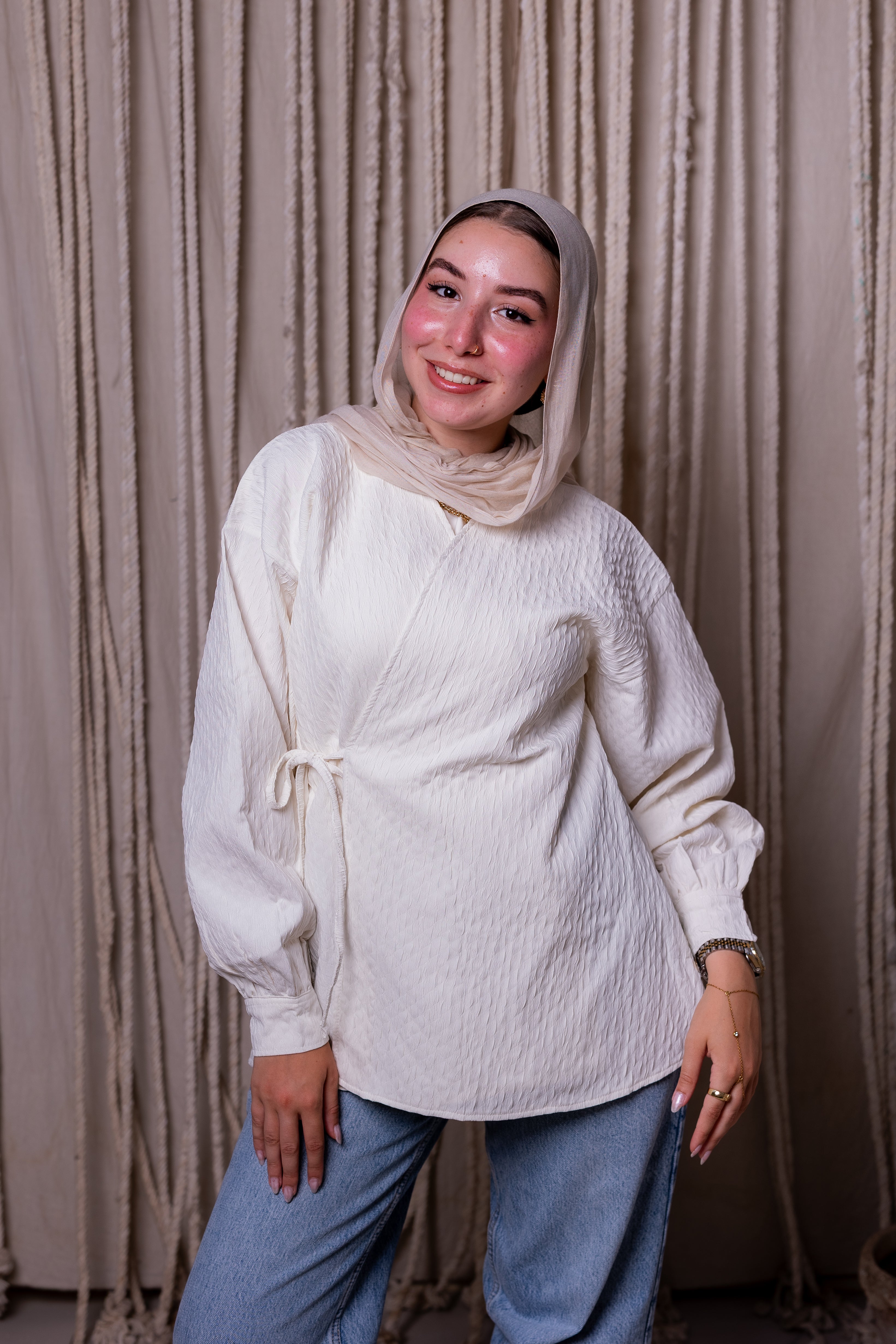 Tie blouse in off white