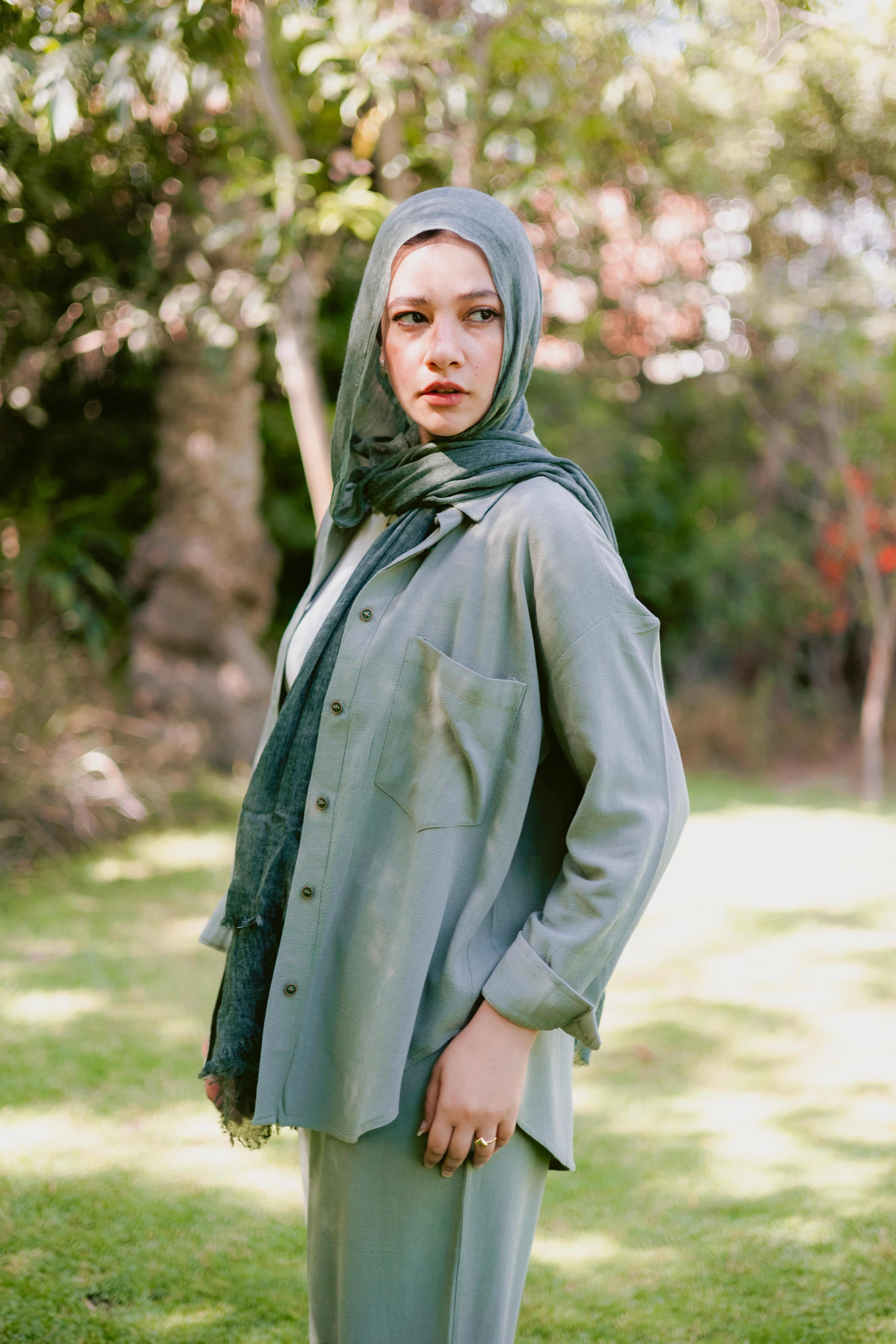 Washed linen set in olive green