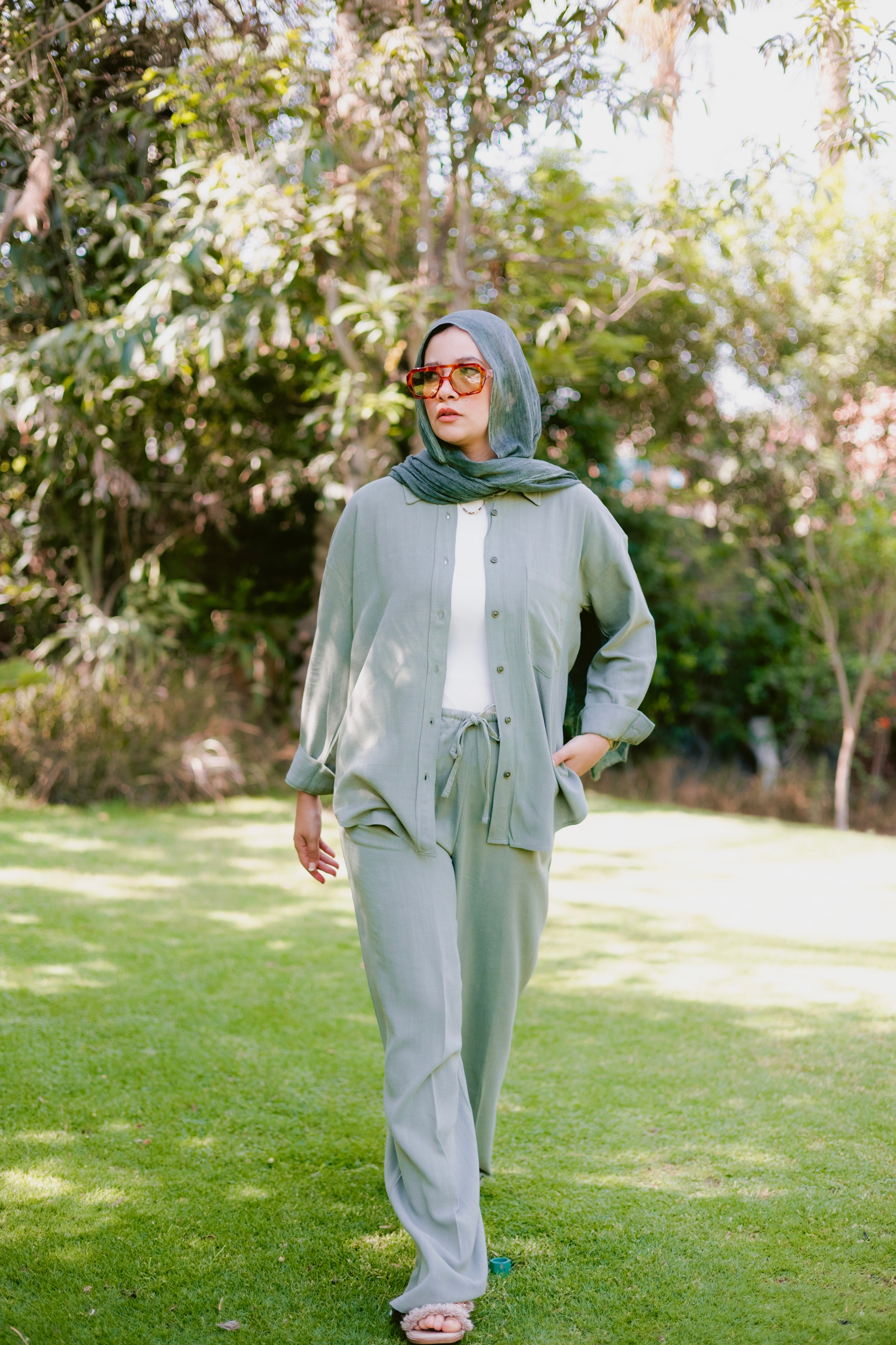 Washed linen set in olive green